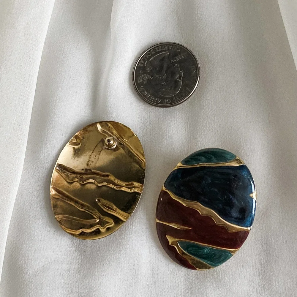 VTG 80s Oval Deep Blue Maroon Earrings